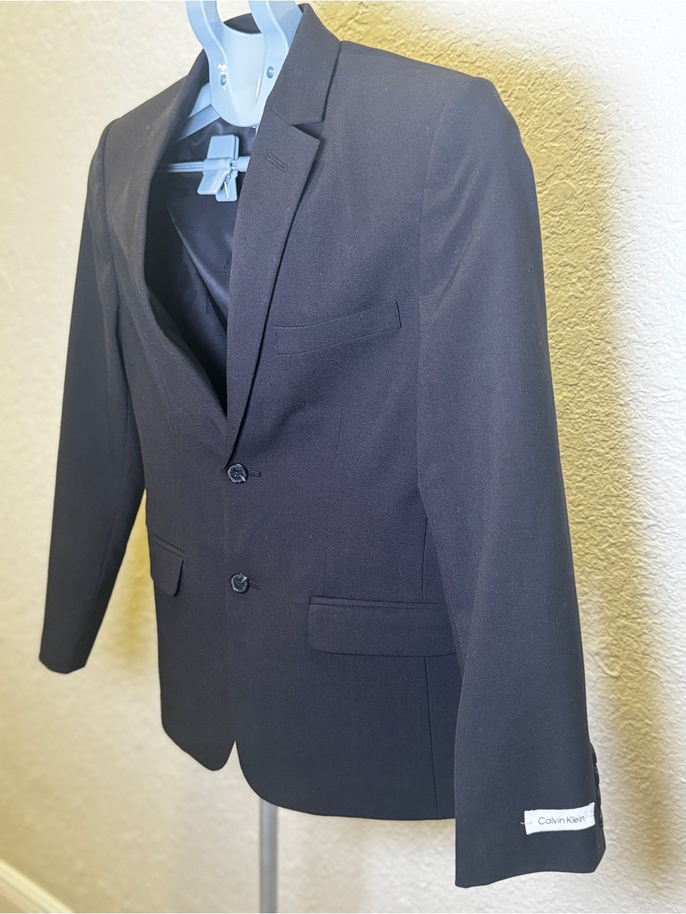 Calvin Klein Young Boy Black Two-Button Sport Coat Blazer Slim Fit size 14 - Picture 3 of 10
